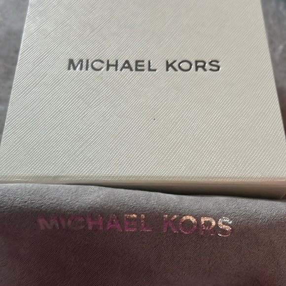 Michael Kors rose gold faux tortoise shell Round watch Needs battery & cleaning - Picture 8 of 8